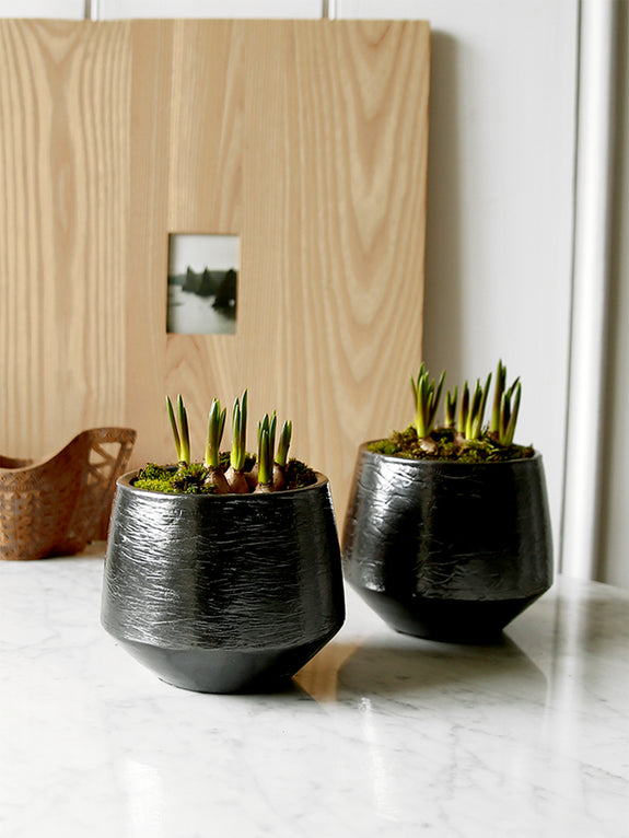 artisinal plant pots Metallic Black Handmade Plant Pot – Clem & Co