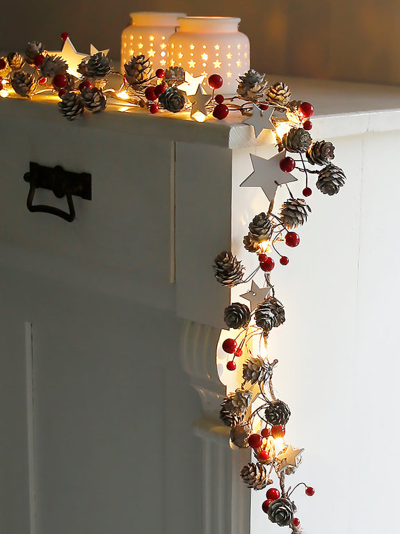 Stars And Red Berries Pine Cone Light Garland