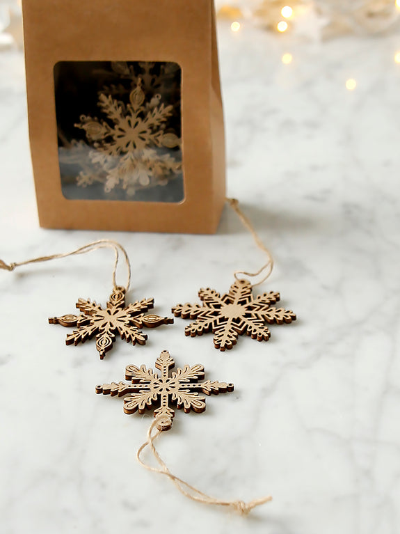 Twelve Little Natural Snowflake Decoration Set