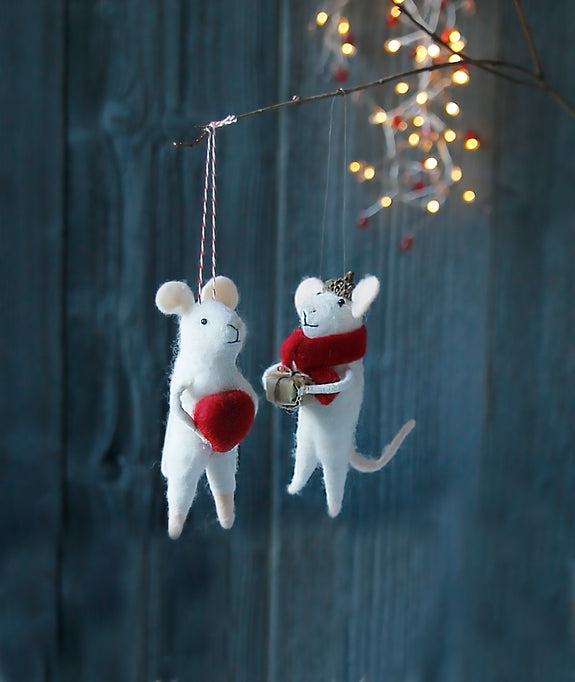 White And Red Felt Christmas Mouse