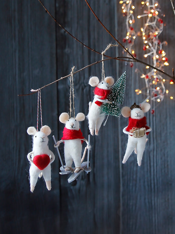 White And Red Felt Christmas Mouse