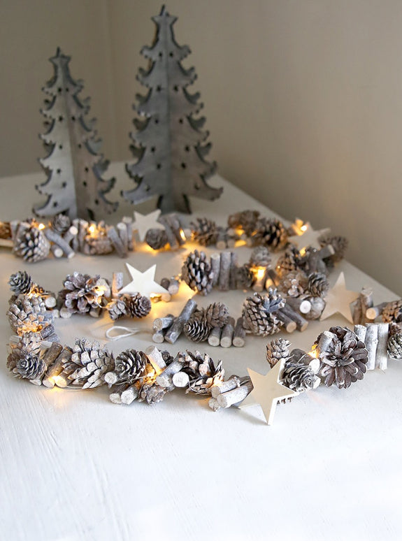 Long Pinecones and Stars Light Garland