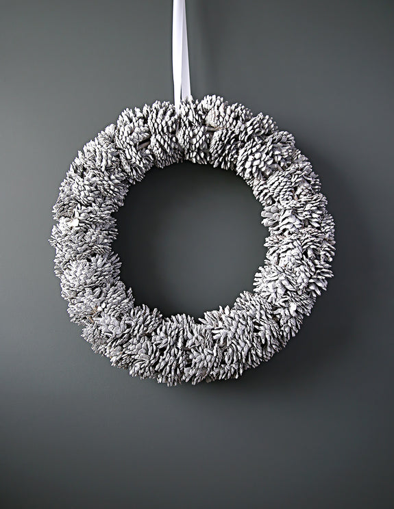 White Frosted Large Pinecone Wreath